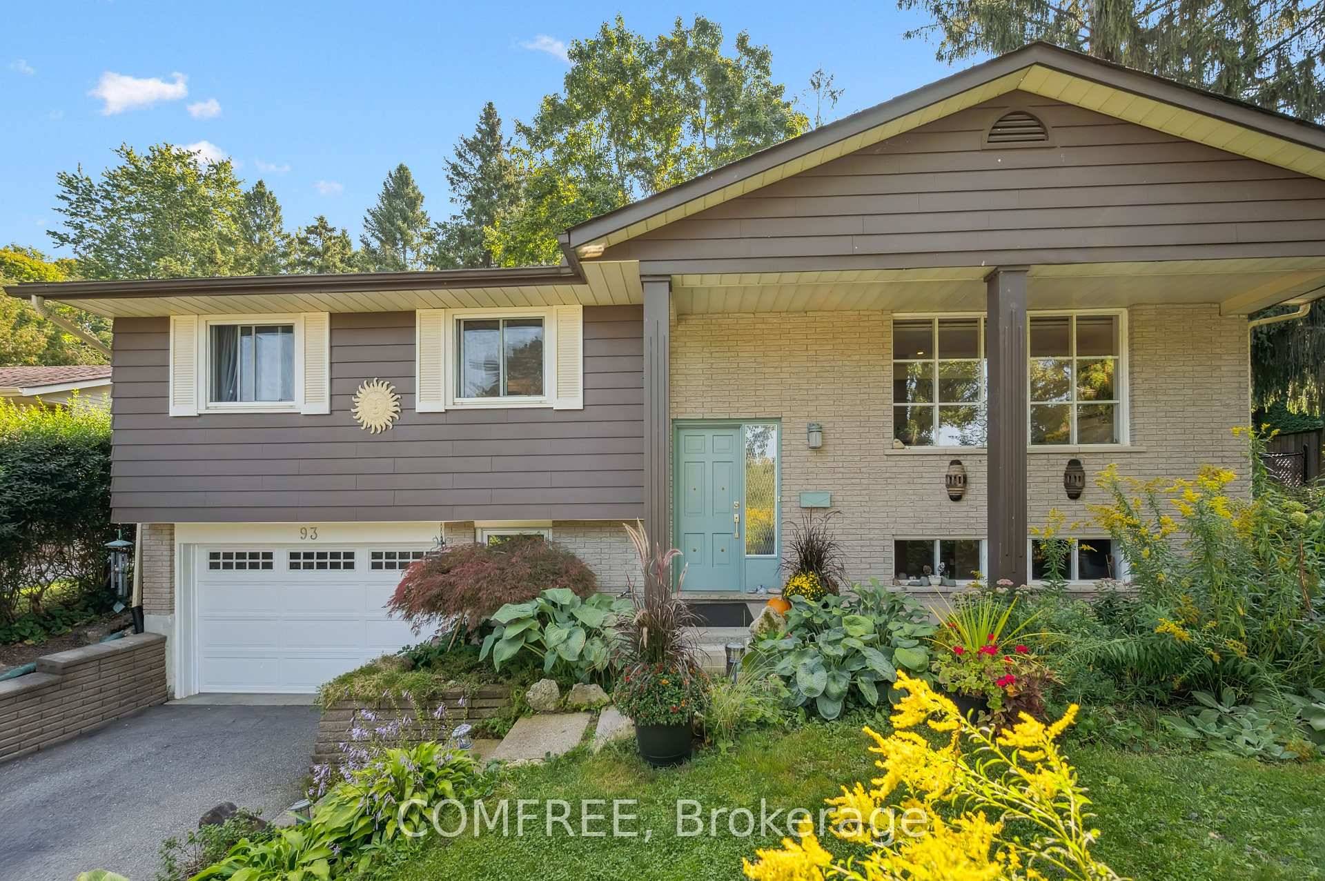 Amazing Elora Location, Location !
