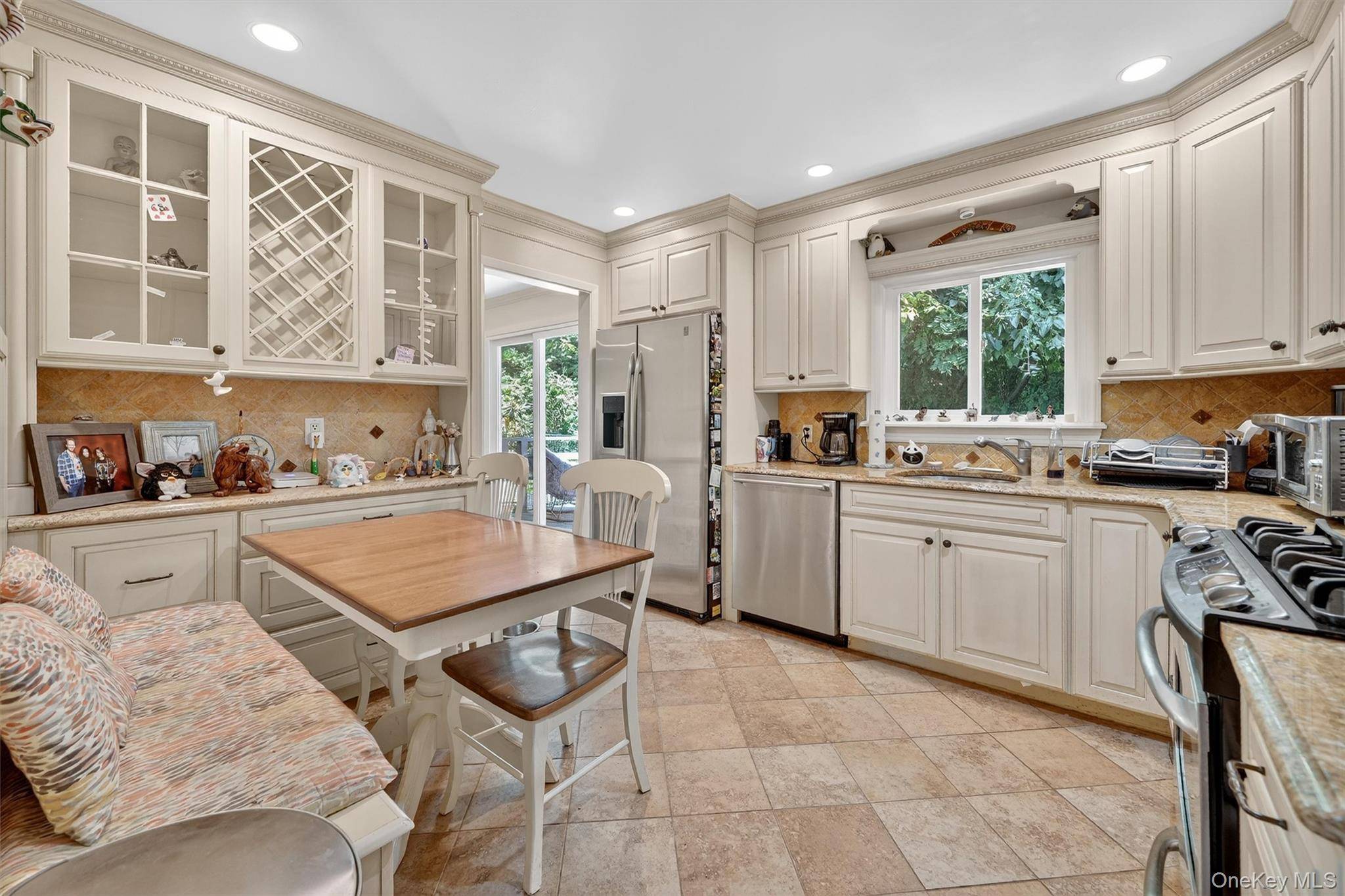 Nestled on a quiet, tree lined cul de sac in the heart of sought after Briarcliff Manor, this beautifully maintained 3 bedroom, 2 bath split level home offers comfort, style, ...