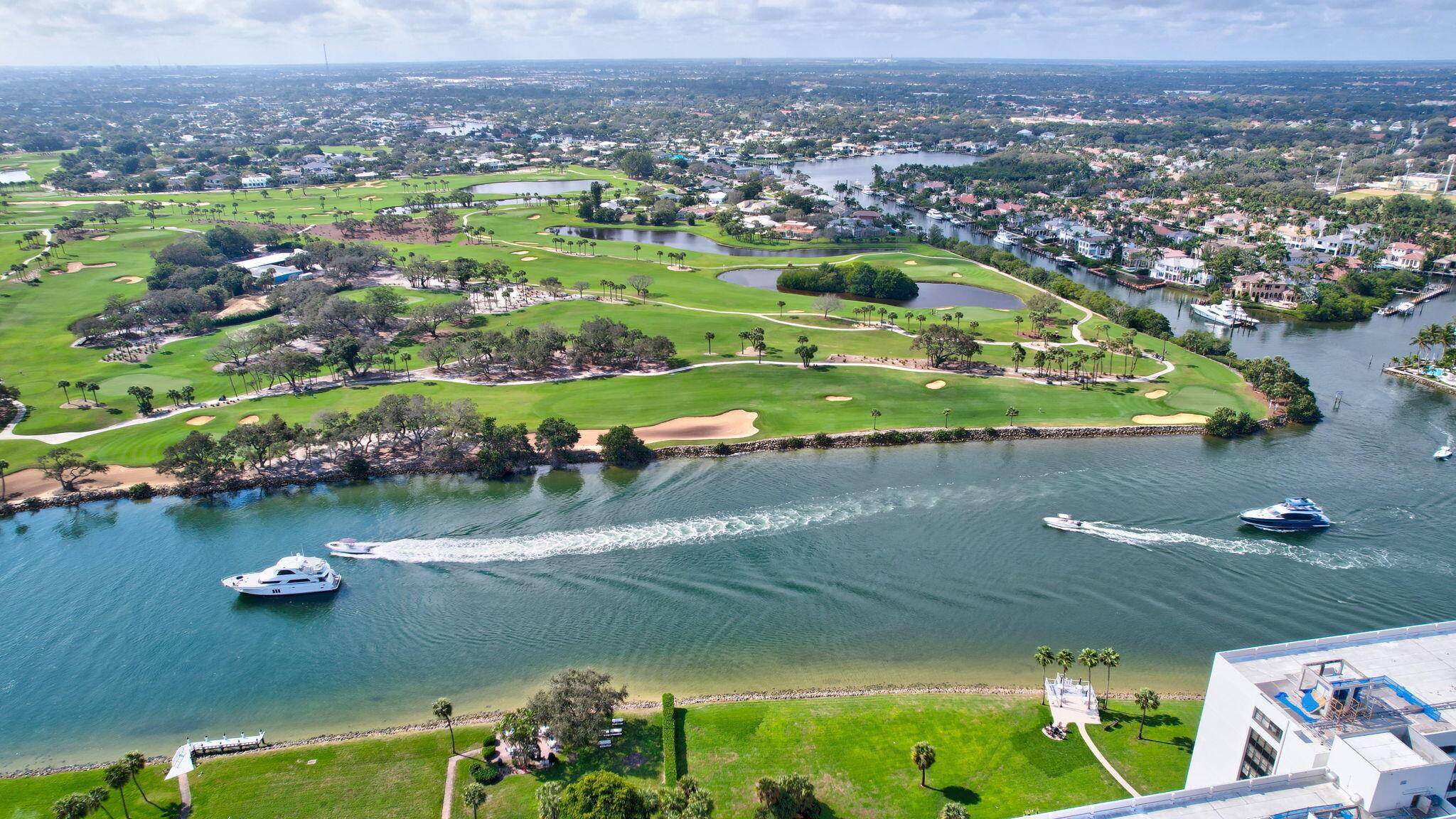 Beautifully updated 9th floor condo in Gemini Building with gorgeous views of the intracoastal waterway, the N.
