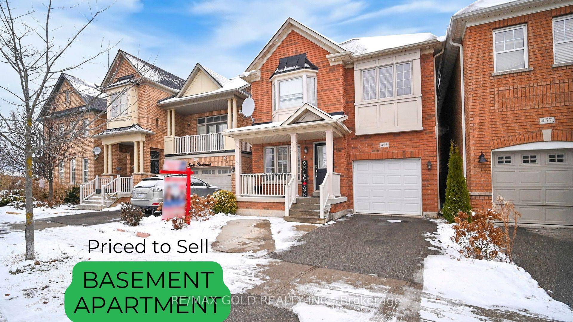 Spacious detached home with 4 2 bedrooms and 4 bathrooms, offering approx.