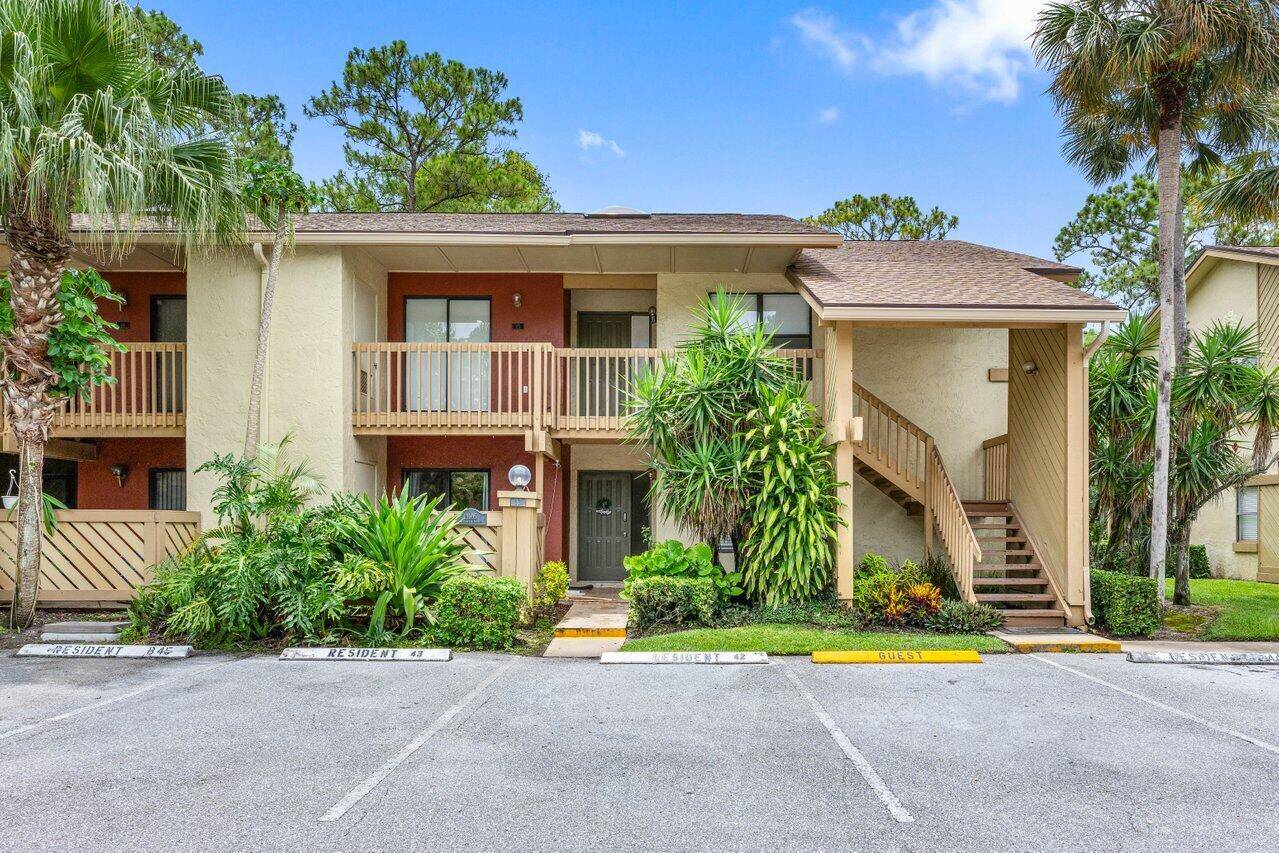 Beautifully renovated 3 bed, 2 bath second floor condo in a prime location near equestrian venues, restaurants, and local amenities.