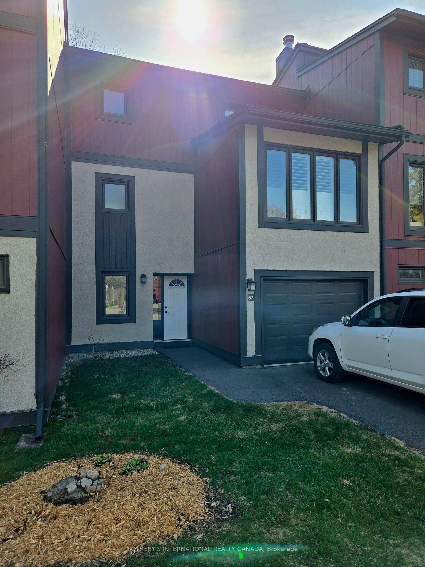 Welcome to 57 280 McClellan Rd, a meticulously maintained Campeau townhouse offering an abundance of natural light and a thoughtfully designed layout.