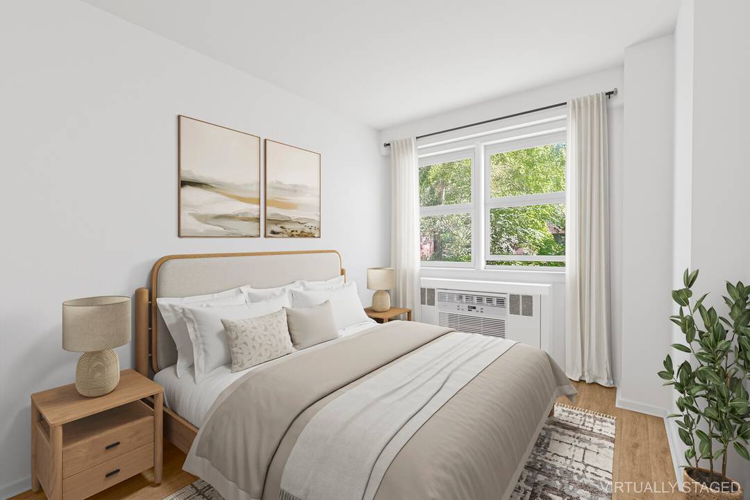 Spectacular Just Listed, Corner 1 Bedroom New to the market, this wonderfully proportioned Corner one bedroom apartment features a separate foyer with coat closet, windowed kitchen with a large pantry, ...