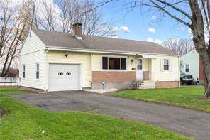 One level living, great starter or retirement home in Middletown.