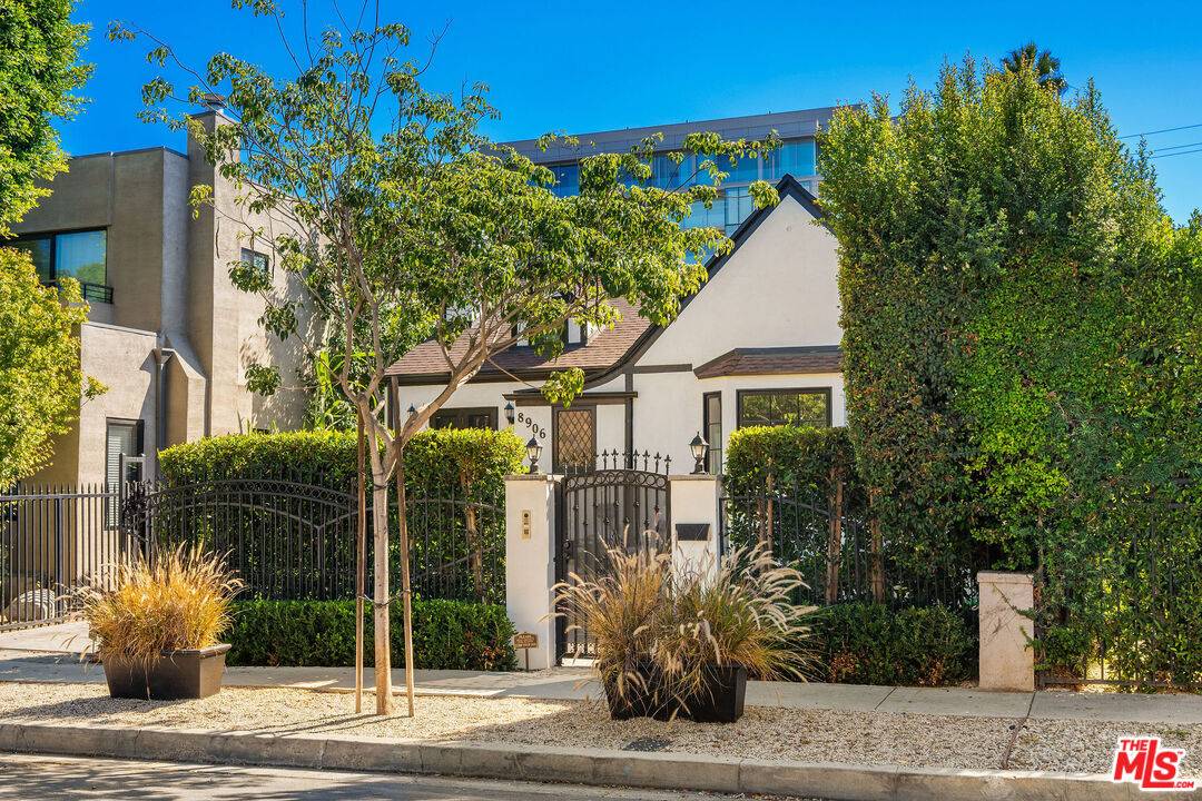 8906   Ashcroft Ave 4BR Beverly Grove La