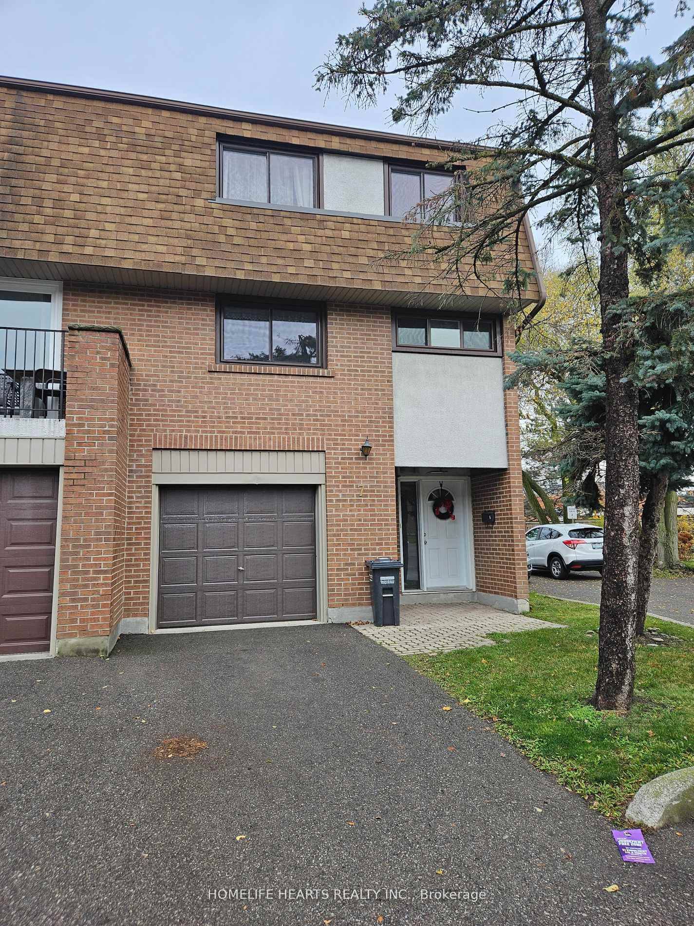 Huge End Unit Like Semi, 4 Bedrooms, Gas Fireplace, Very Good Location, High Demand Complex.