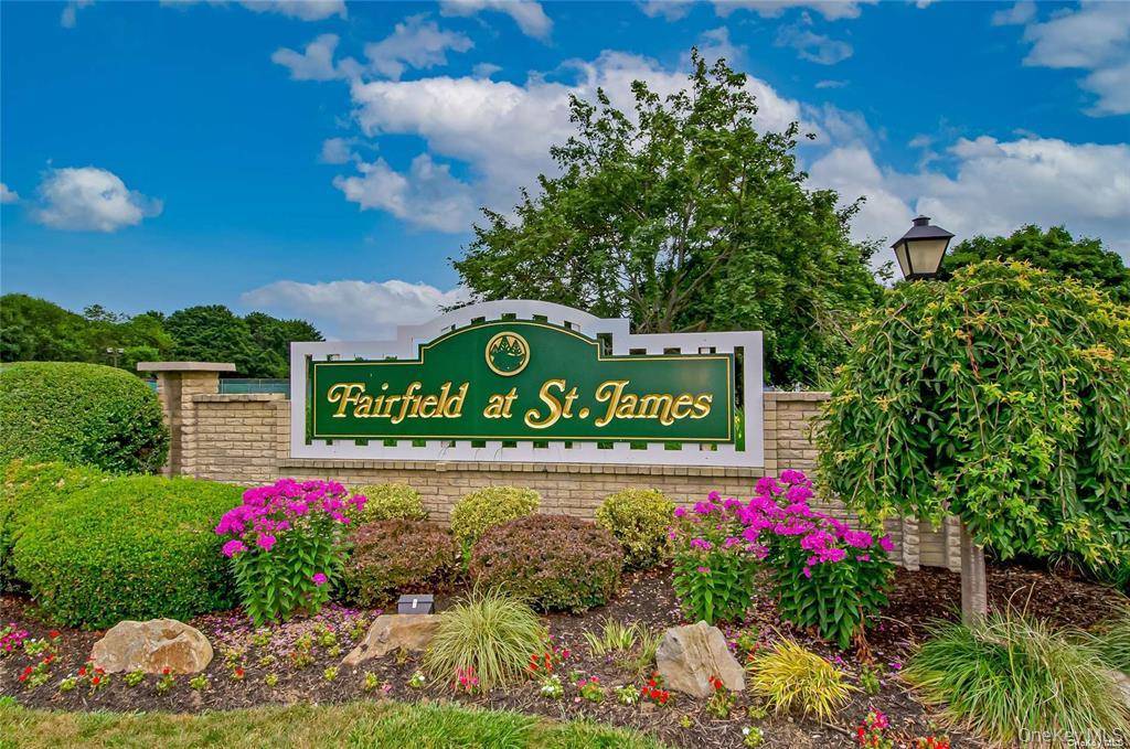 Bring your key amp ; move right into this 1 Br Ranch model in the beautiful 55 community of Fairfield in Saint James !