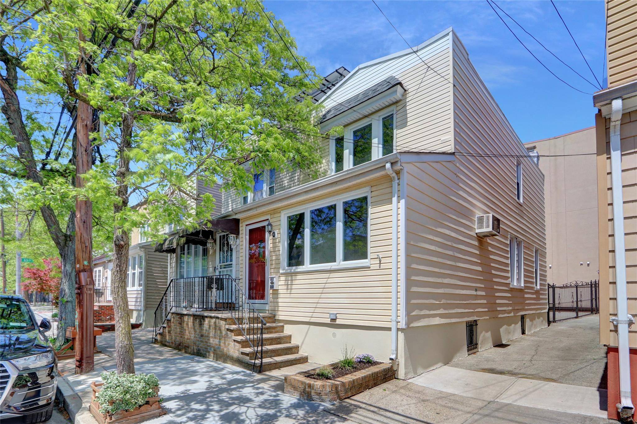 Move right into this 3 bedroom, Colonial style home, with full basement, updated kitchen w quartz counter and stainless steel appliances, updated bathrooms, new refurbished flooring and carpeting, fresh paint, ...
