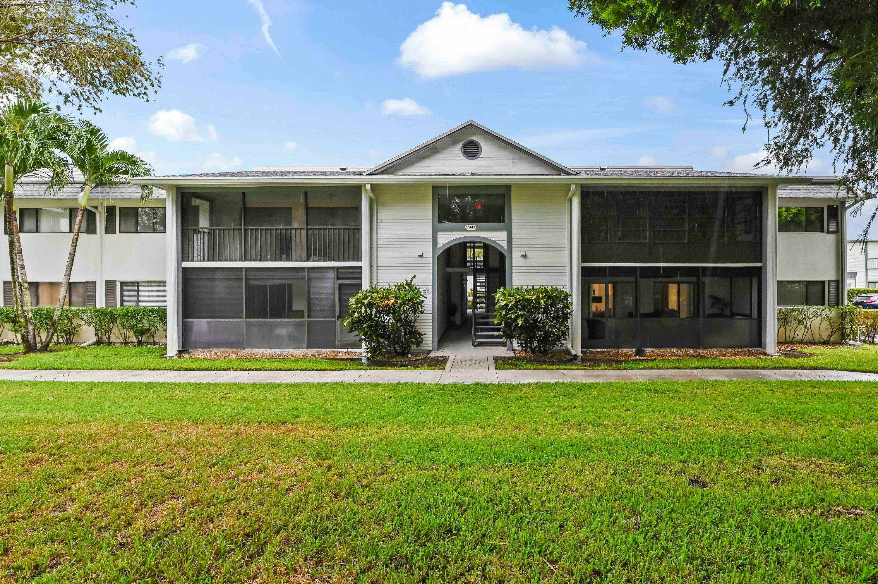 55 gated community located in the heart of Delray Beach !