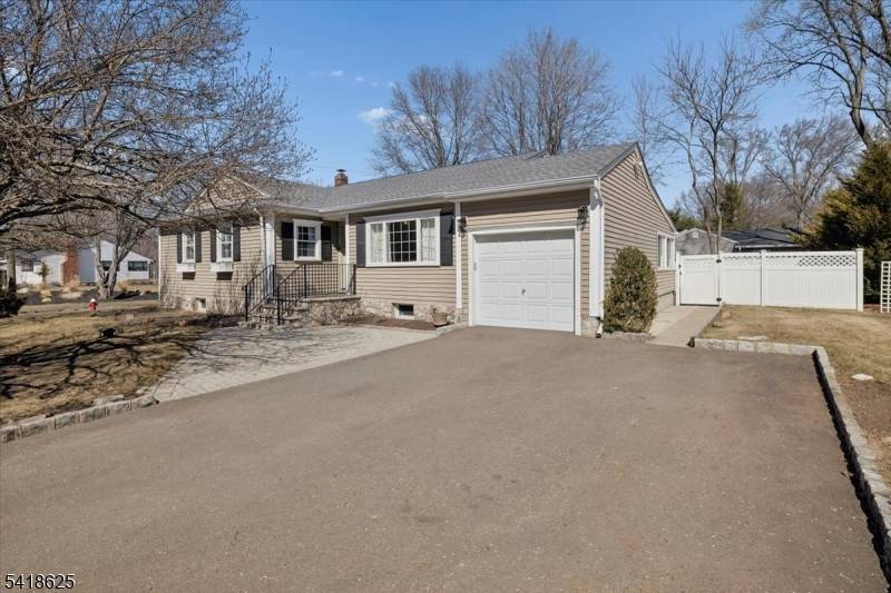 Welcome to this beautifully maintained updated ranch located in the highly desirable Fardale section of Mahwah, right on the sought after border of Franklin Lks.