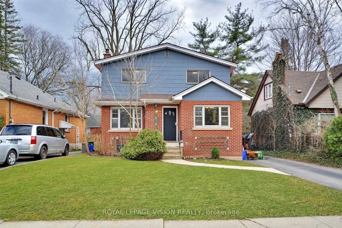 TWO STORY WITH 2 MINUTES WALKING TO MCMASTER CAMPUS IN PEACEFUL NEIGHBOURHOOD FULLY RENOVATED WITH 5 4 BEDROOMS BRINGS GREAT INVESTMENT OPPORTUNITY WITH INCOME MORE THAN 7500 PER MONTH THERE ...