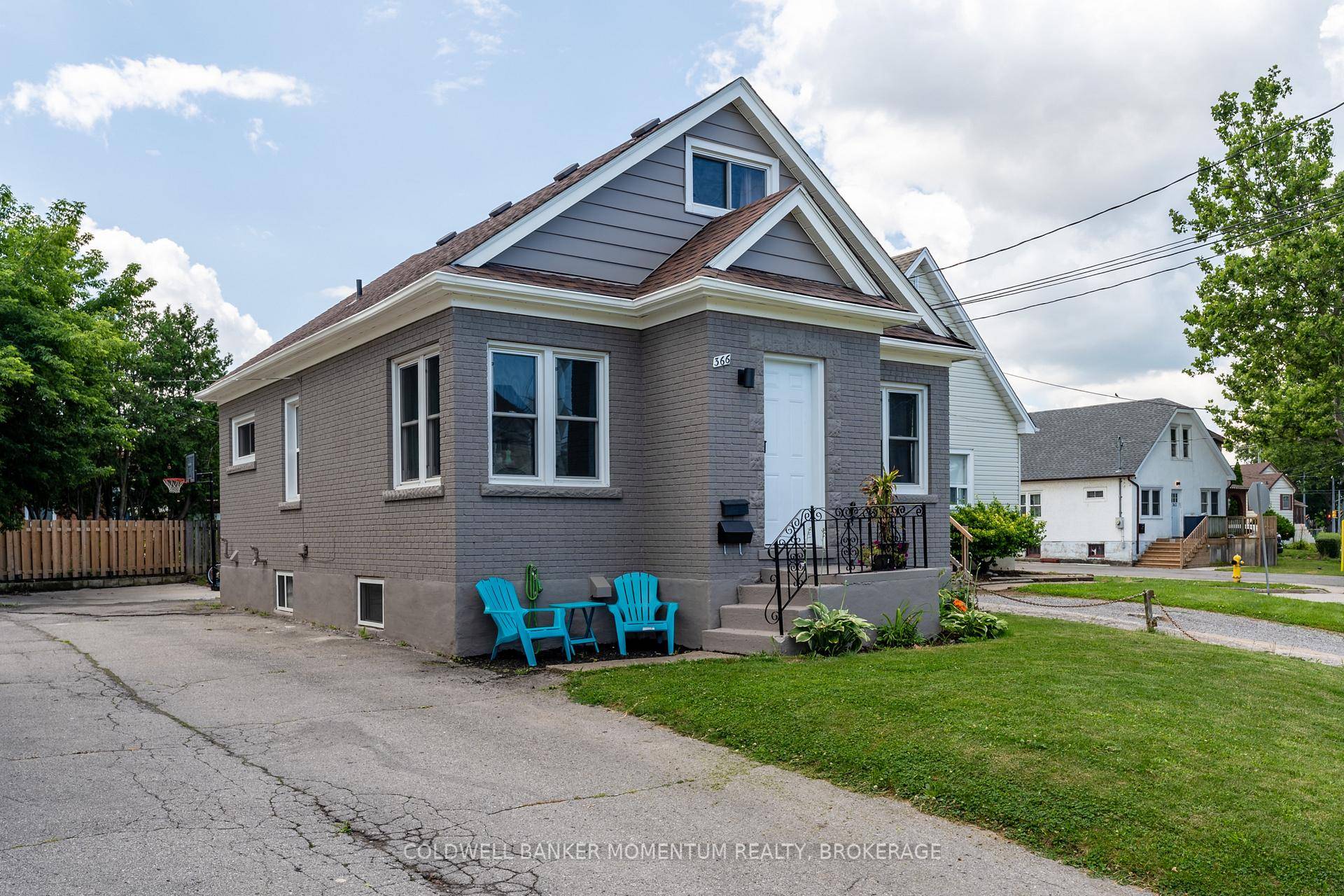 This legal duplex has been totally renovated from top to bottom !