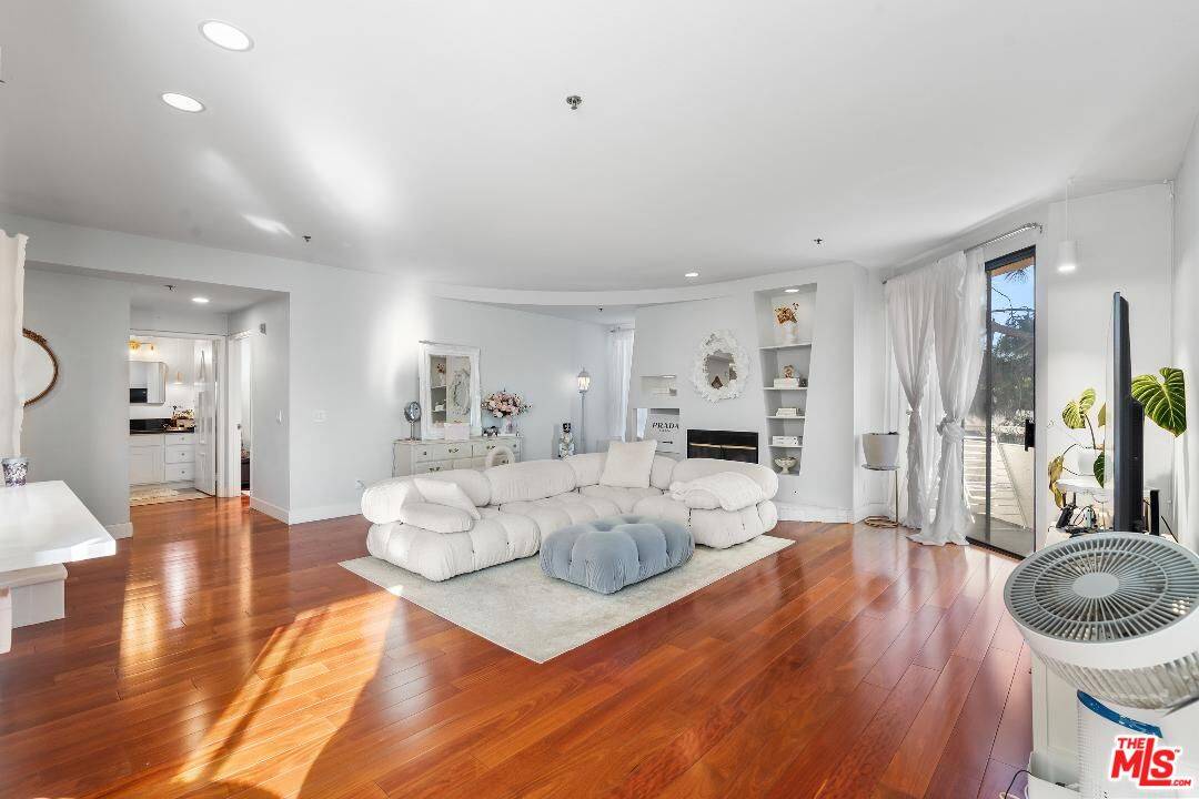 326   Westminster Ave 2BR La