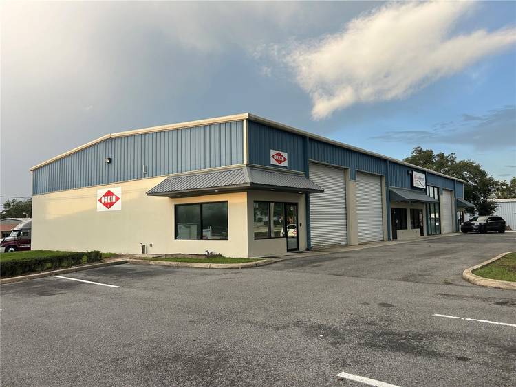 NEW LOWER PRICE Located on the corner entrance lot to Anthony Industrial Park, this building provides exposure to NE 8th Ave Road with pylon and building signage.