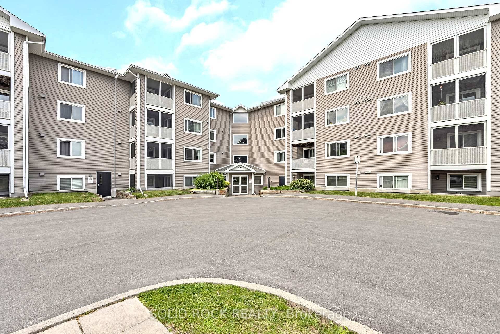 Priced to Sell ! Welcome to this 2 bedroom, 1 bathroom spectacular unit in a very prime location.