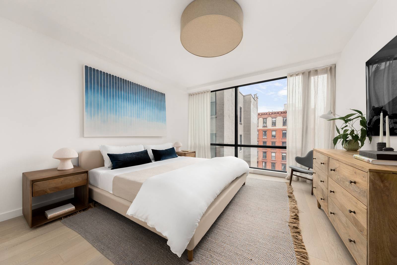 Spring Incentive 6 months common charges paid by Sponsor through May 2025 IMMEDIATE OCCUPANCY !