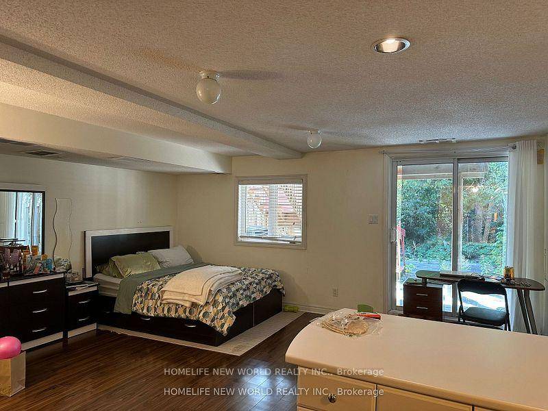 Client RemarksFurnished bright Walk Out Studio with Separate Entrance in Prime Richmond Hill LocationThis spacious, clean, and bright walk out basement studio offers a private entrance and a comfortable living ...