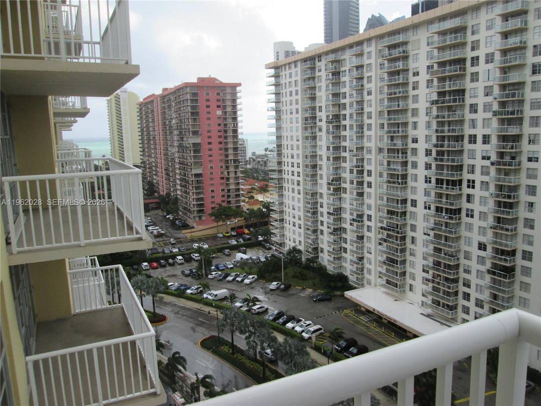 Nicely remodeled 1 Bedroom plus den, and 2 Bathrooms Condo in the Heart of Sunny Isles Beach.