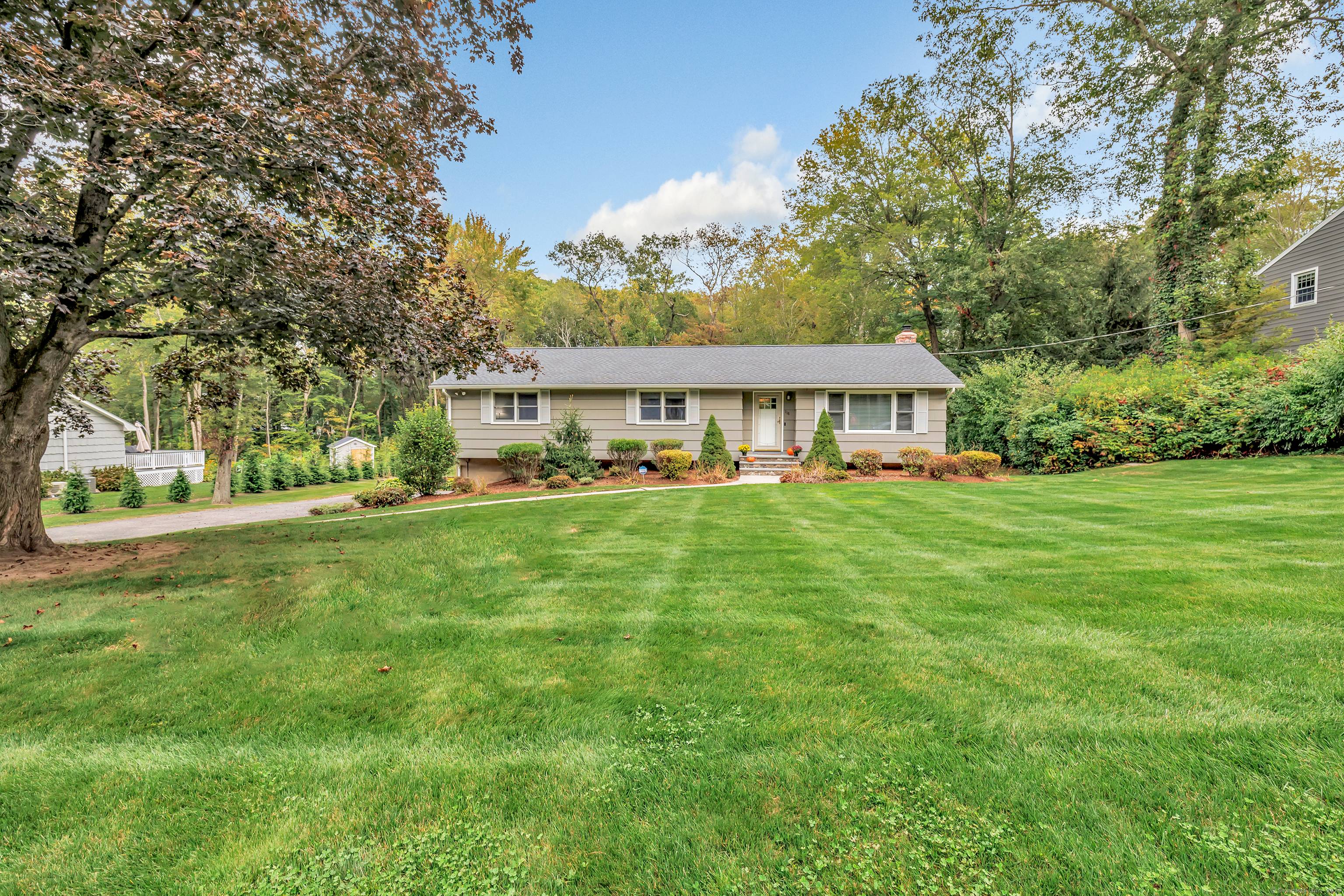 Welcome to 118 Greenbrier Road !