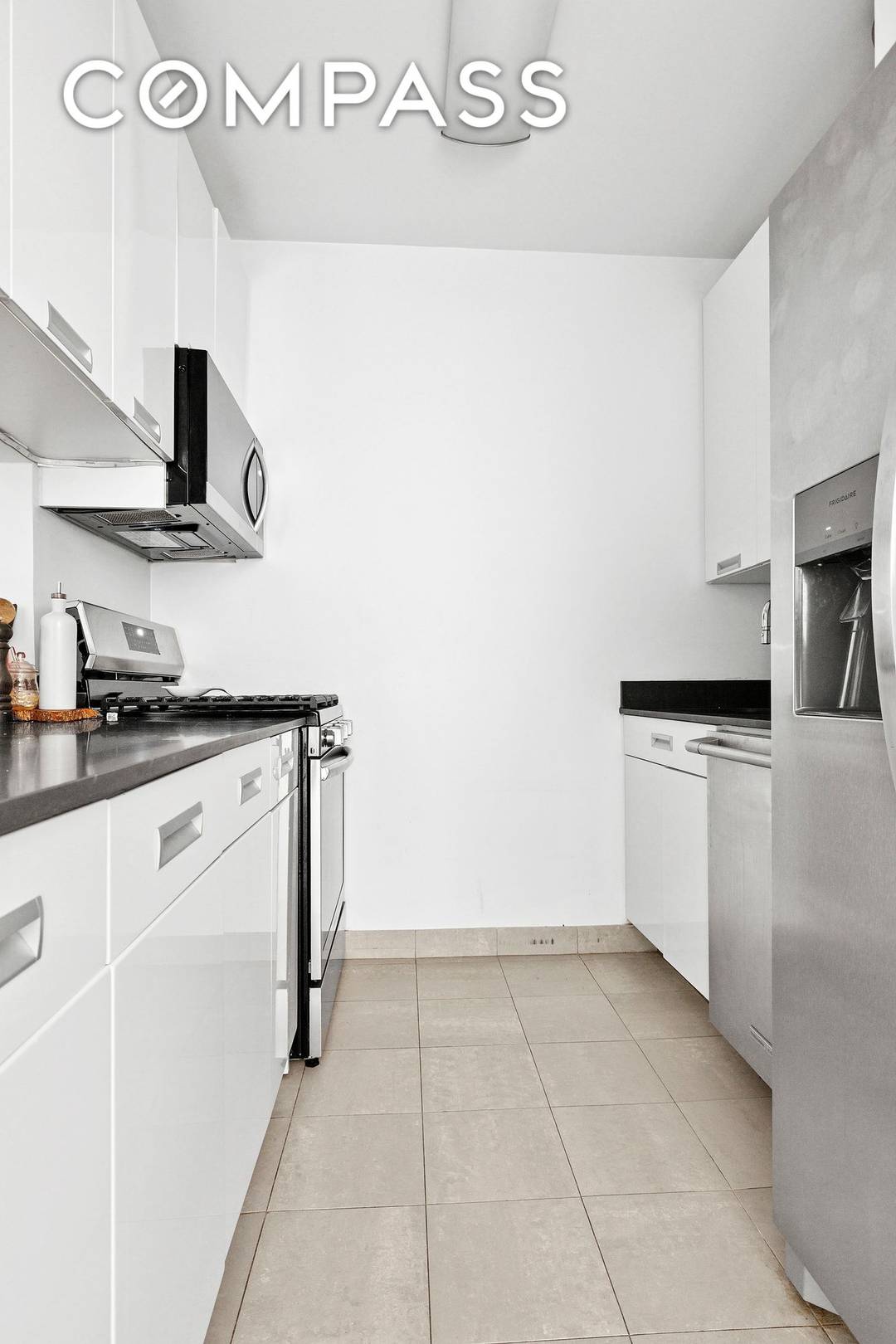 99 John Street Spacious 1 BD 1BA Loft with Home Office amp ; River Views, 11 Beamed Ceilings, Walk In Closet, and Open Kitchen in a Full Service, Art Deco ...