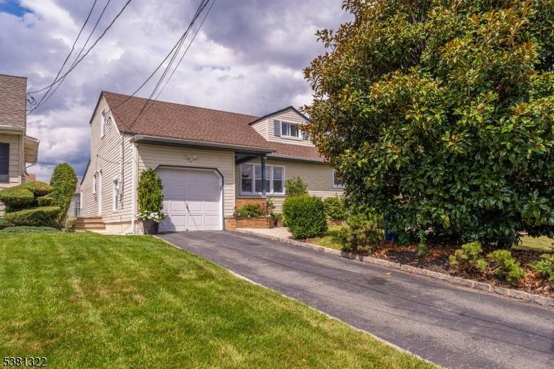 Welcome to this charming Cape Cod that ?