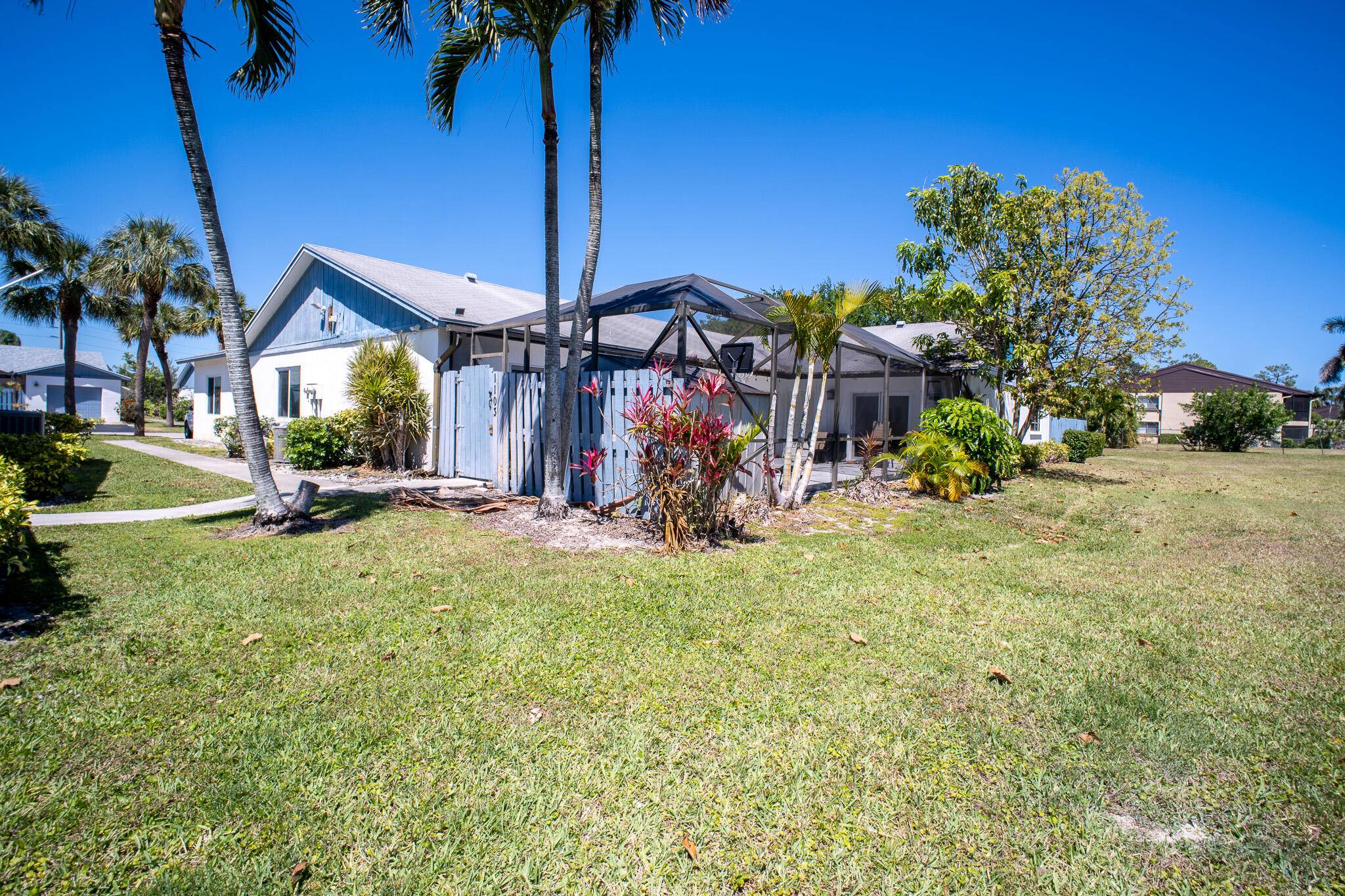 This stunning 3 bedroom, 2 bathroom townhouse in Greenacres, Florida, offers 1, 332 square feet of beautifully updated living space.
