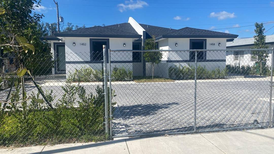 This stunning duplex boasts two spacious units, each featuring 3 bedrooms, 2 bathrooms, and 1, 050 sqft of modern living space.