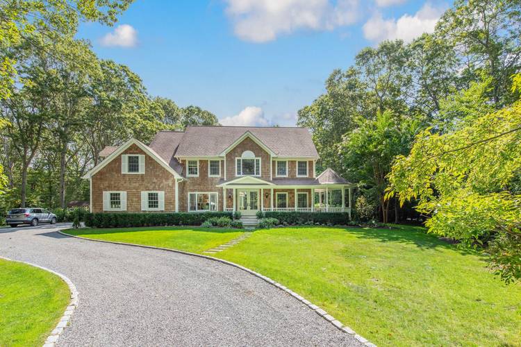 Luxurious Sagaponack Home, Newly Renovated. Spacious and Modern!