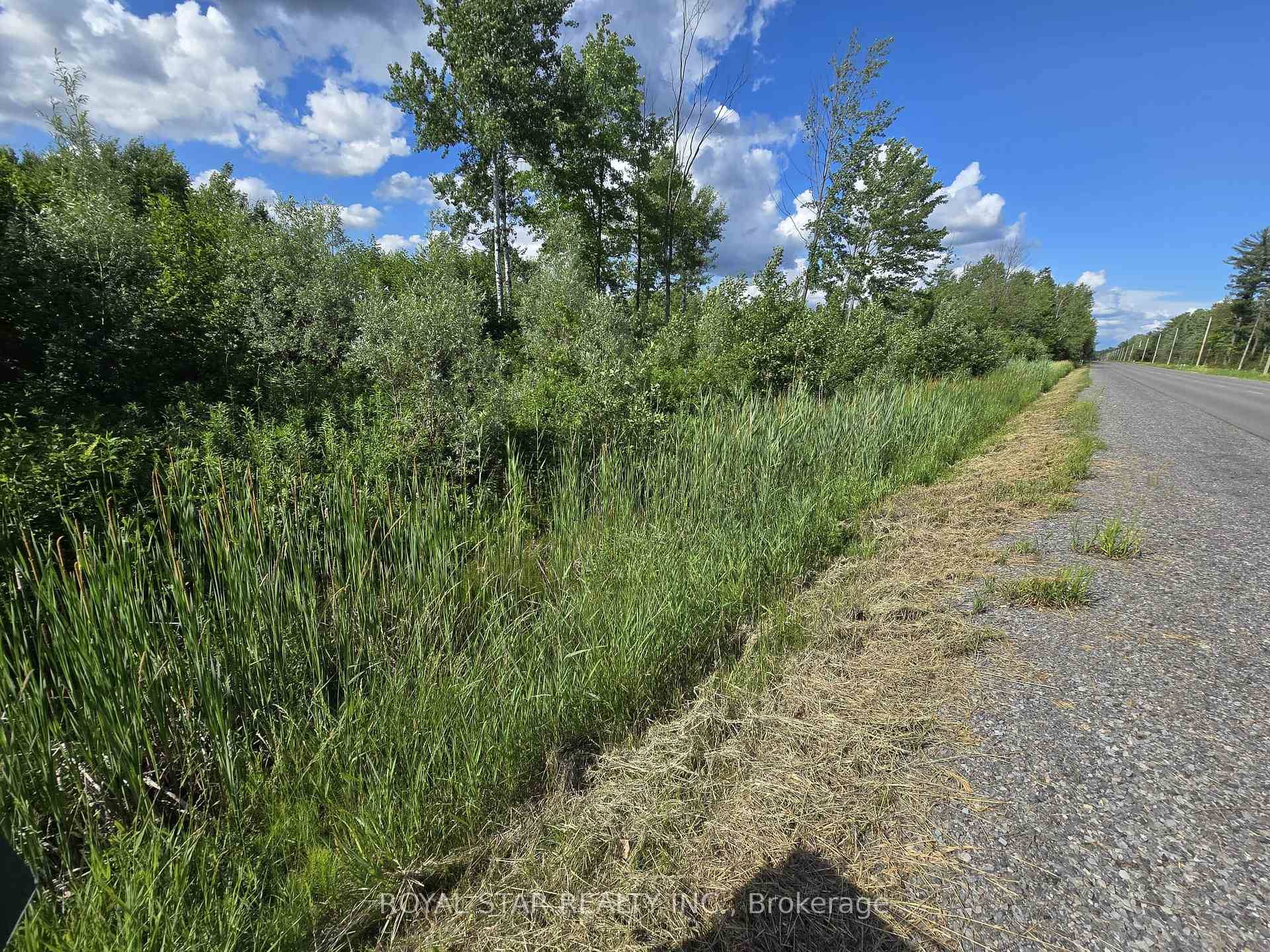 Fabulous opportunity to build your dream home on this stunning, flat 1.