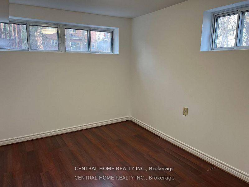 Location Location ! 2 Bedrooms Lower Level, Step To Yonge St.