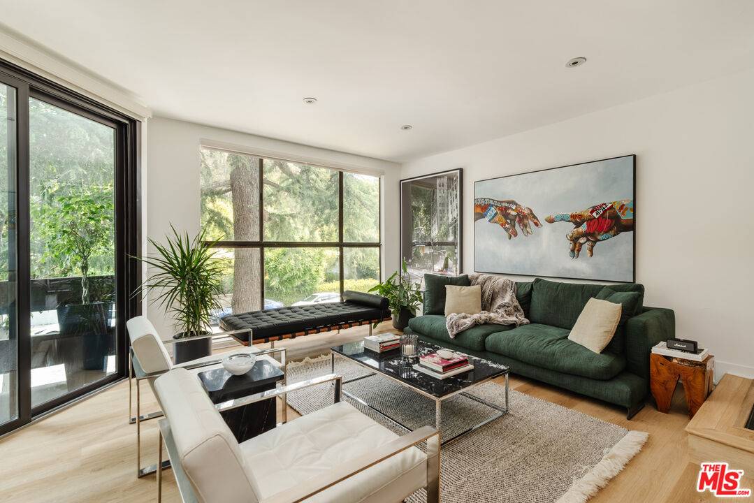 11752   Bellagio Rd 2BR Brentwood La