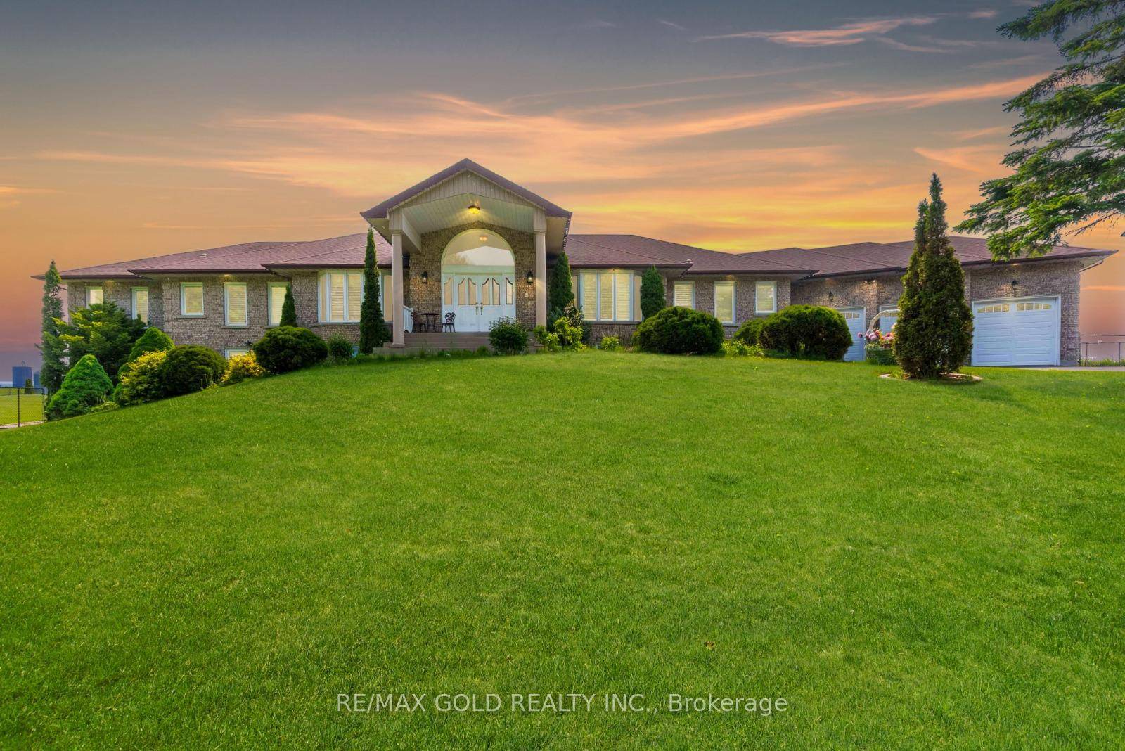 Welcome to A Distinguished Estate Nestled on a Tranquil Cul de Sac.