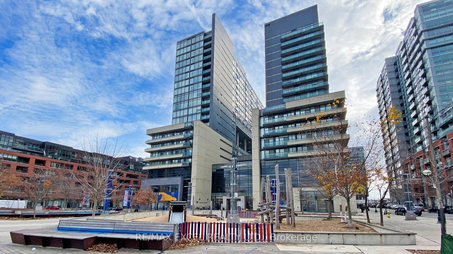 Rarely Offered Private Corner Unit In The Heart of Queen West With Unobstructed Views amp ; A Huge Wrap Around Balcony !