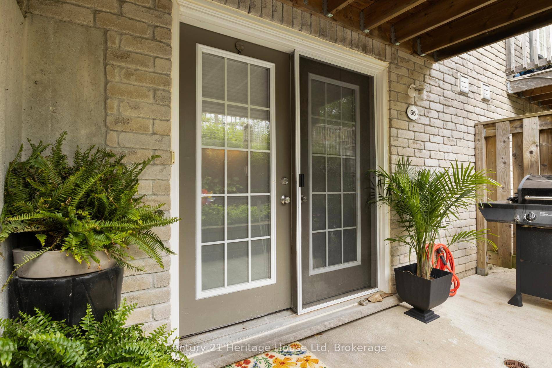 Welcome to this charming 1 bedroom, 1 bathroom condo townhouse in Guelphs highly sought after East end !