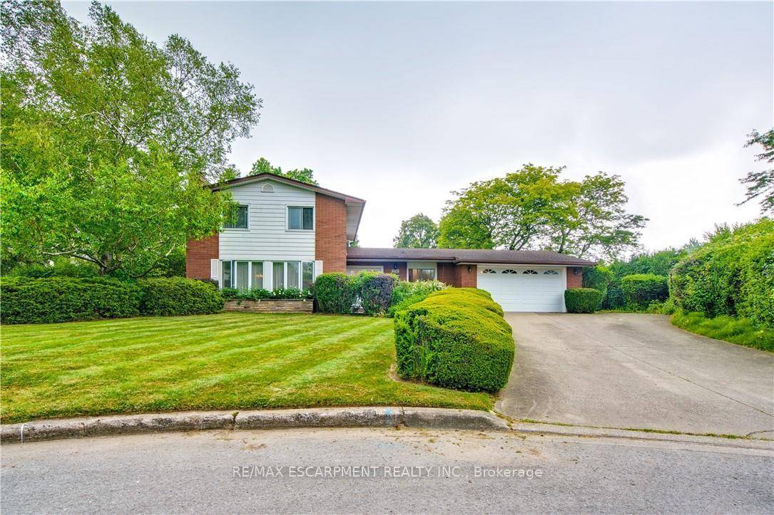 When you first Drive by it looks like an Adorable Home in the Quiet amp ; Sought after Rolling Acres Neighbourhood of Niagara Falls.