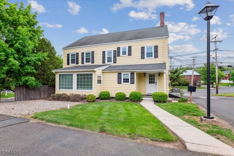 UNBELIEVABLE FREE STANDING 2500 SF PROFESSIONAL BUILDING ON RT 202 206 BEDMINSTER NJ.