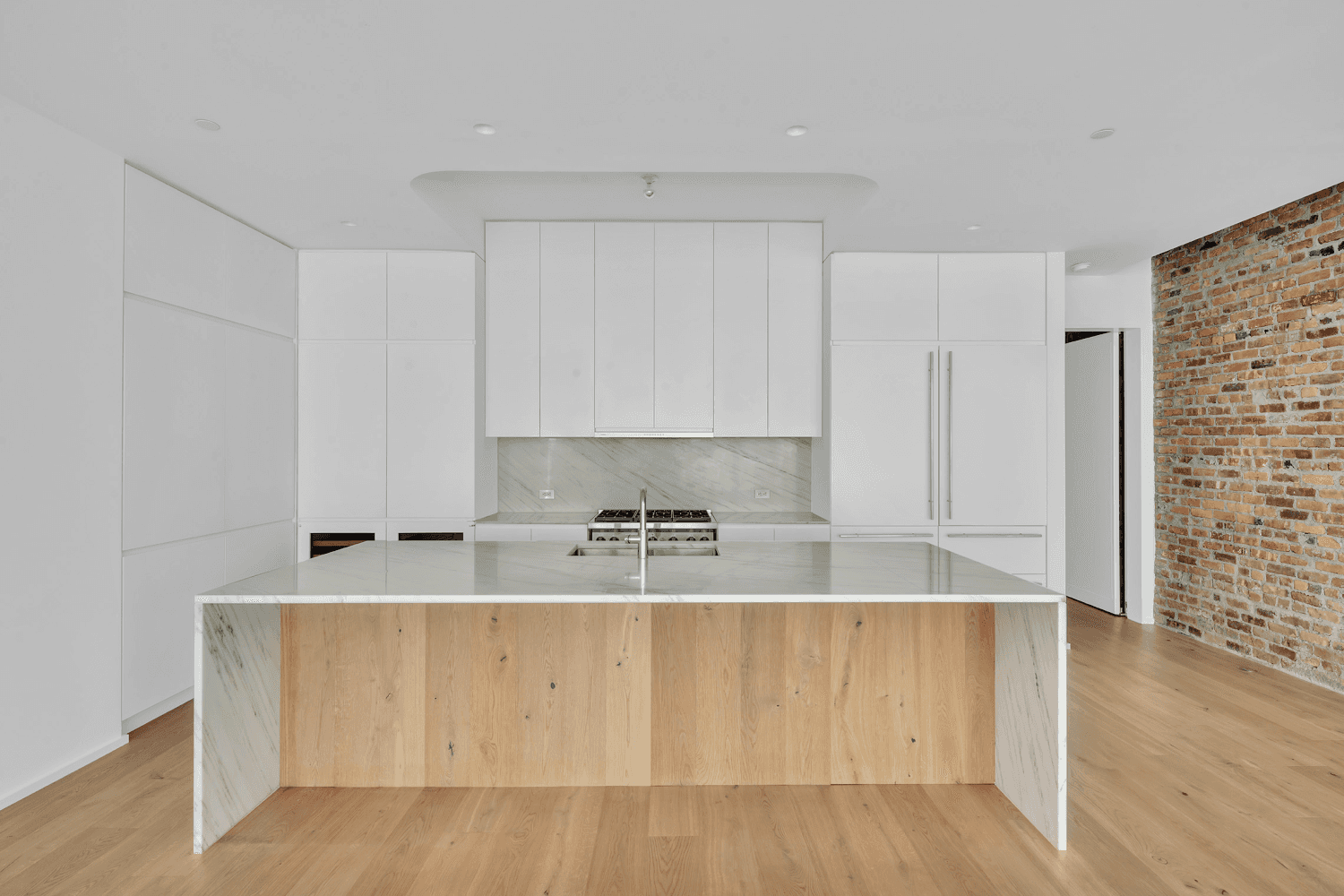 XOCO 325 West BroadwayResidence 2 at the landmarked 23 25 Wooster Street is a spacious 50' wide full floor loft featuring 2, 871 square feet with 2 oversized bedrooms and ...