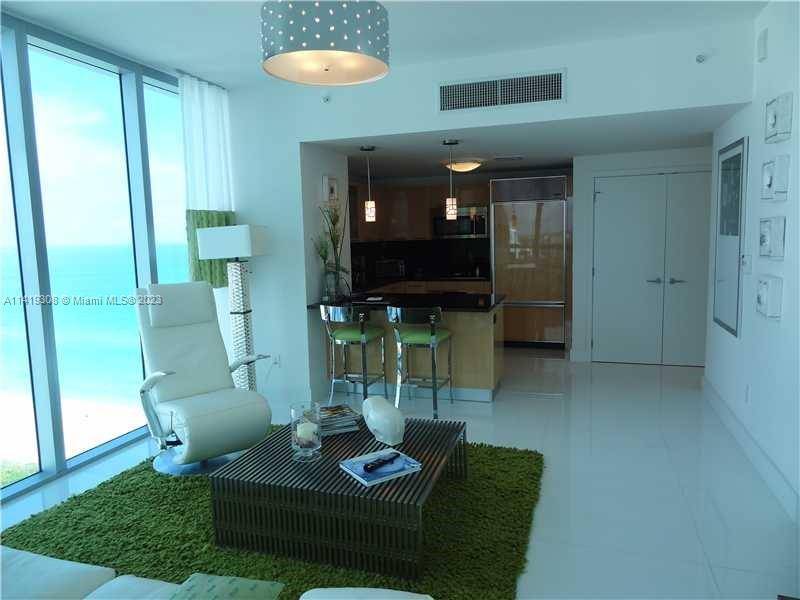 THIS CARILLON MIAMI BEACH PROPERTY IS LOCATED ON THE OCEAN IN NORTH BEACH ON COLLINS AVENUE.