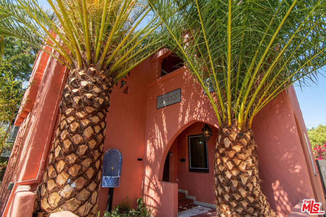 1049  S Hayworth Ave 3BR Beverlywood La