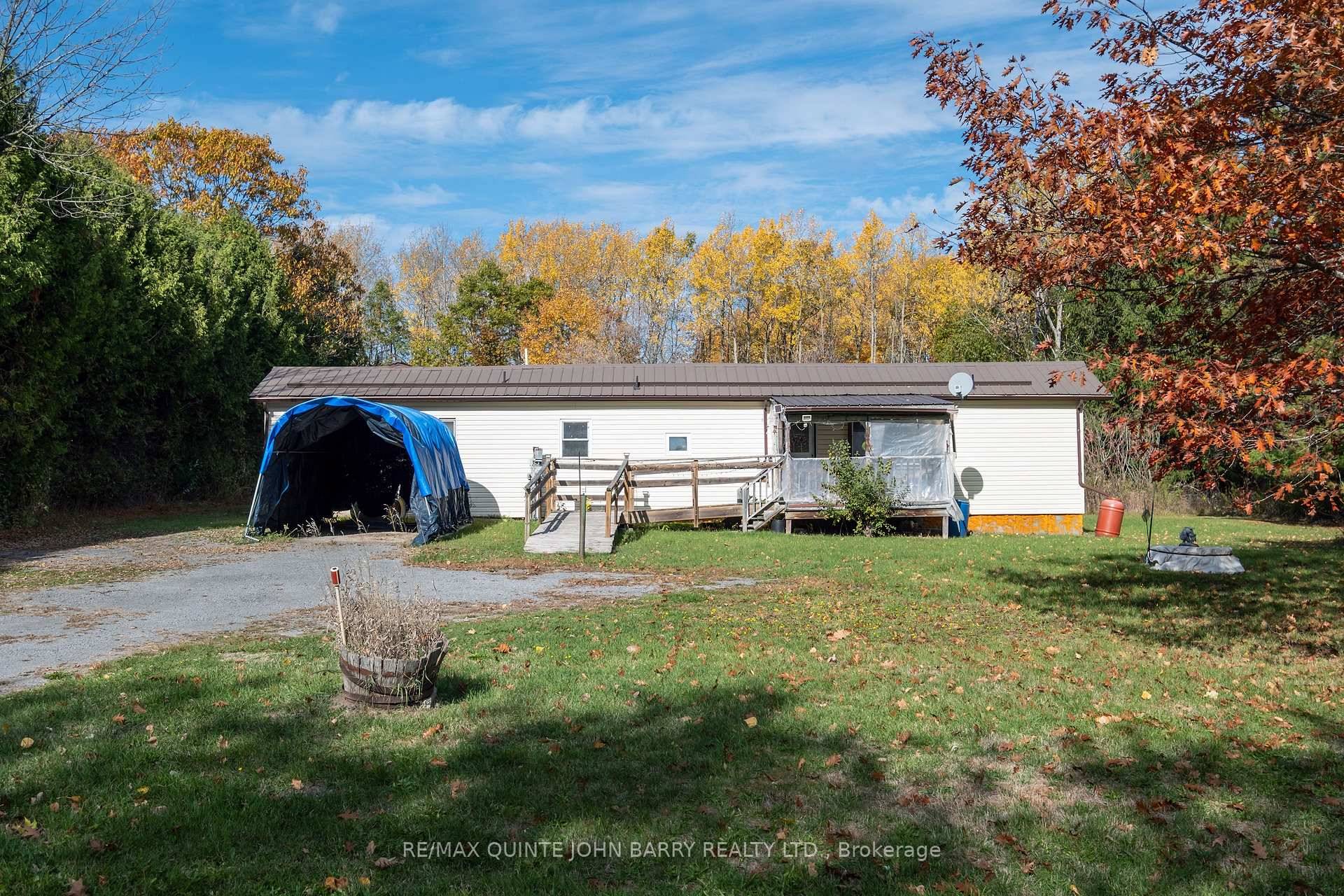 Fantastic opportunity for investors or builders !