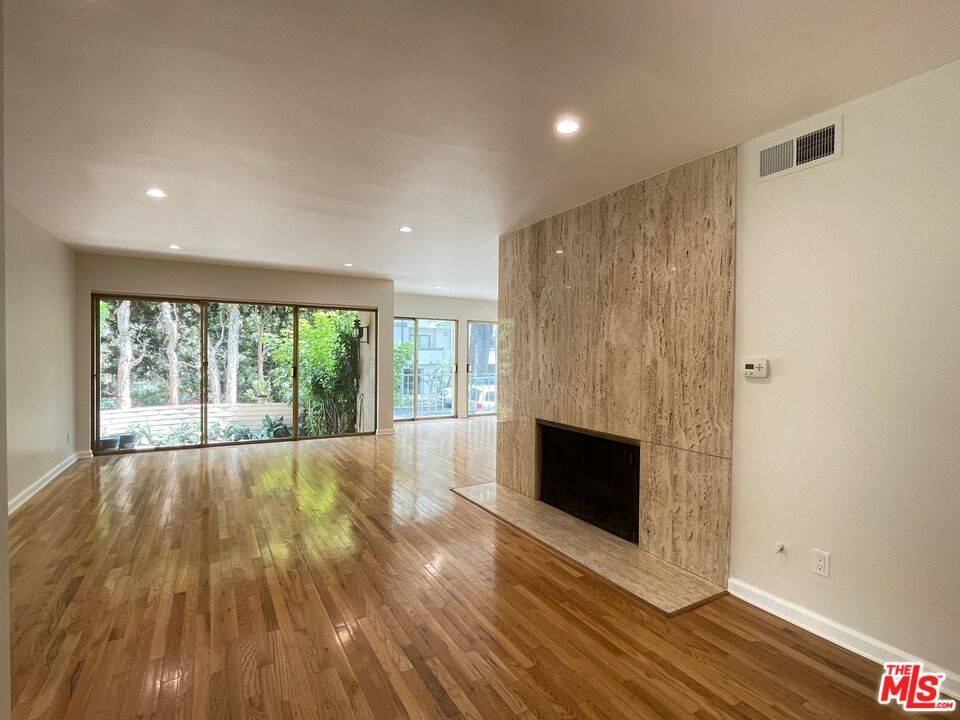 11645 Mayfield Ave 3BR Brentwood La