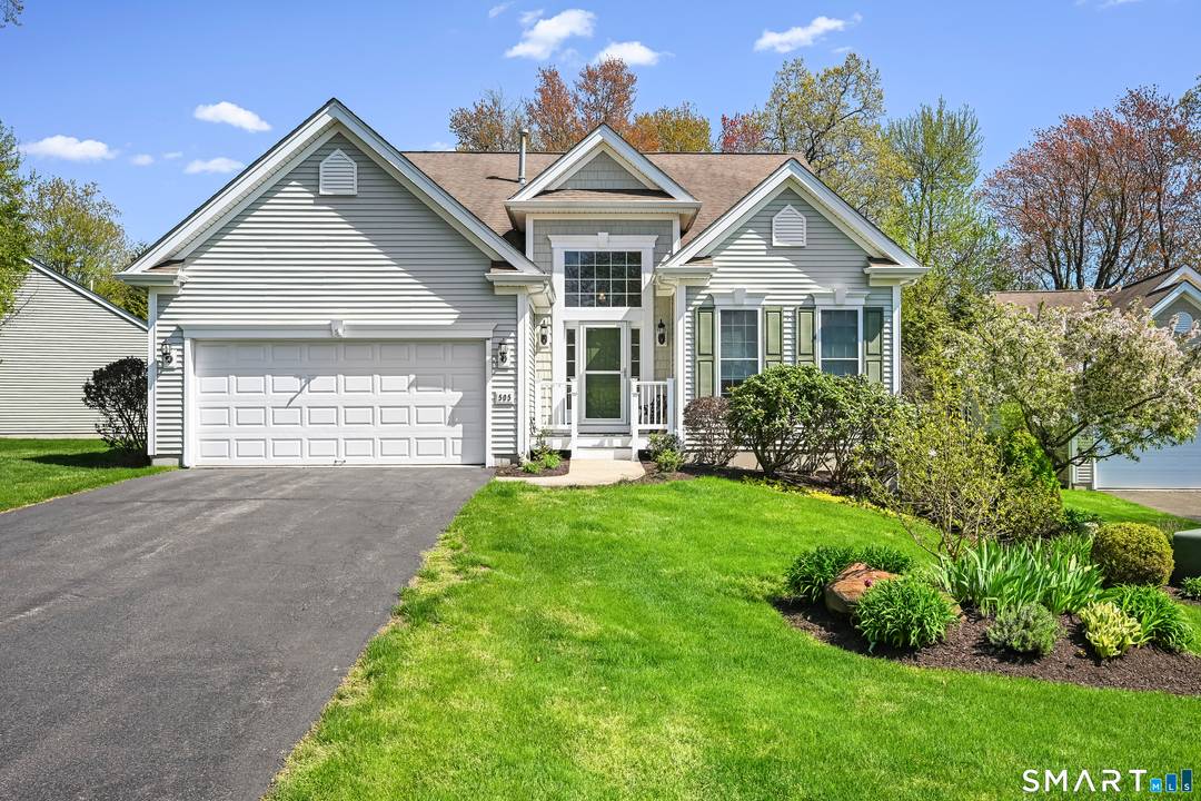 Welcome to the highly sought after Oxford Greens, a premier 55 resort style golf community offering an exceptional lifestyle with indoor and outdoor pools, clubhouse, fitness center, tennis, bocce, walking ...
