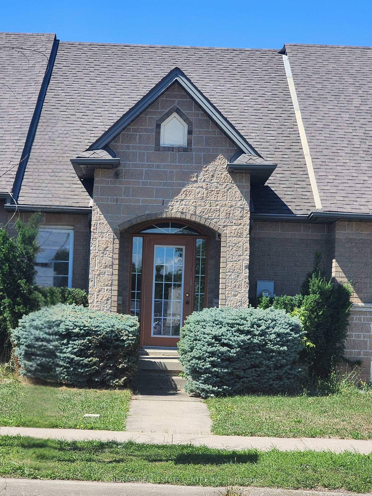 Welcome to 61 Dynasty Avenue, a freehold bungaloft townhouse ideally situated in the heart of Stoney Creek with convenient access to the QEW, schools, parks, and all nearby amenities.