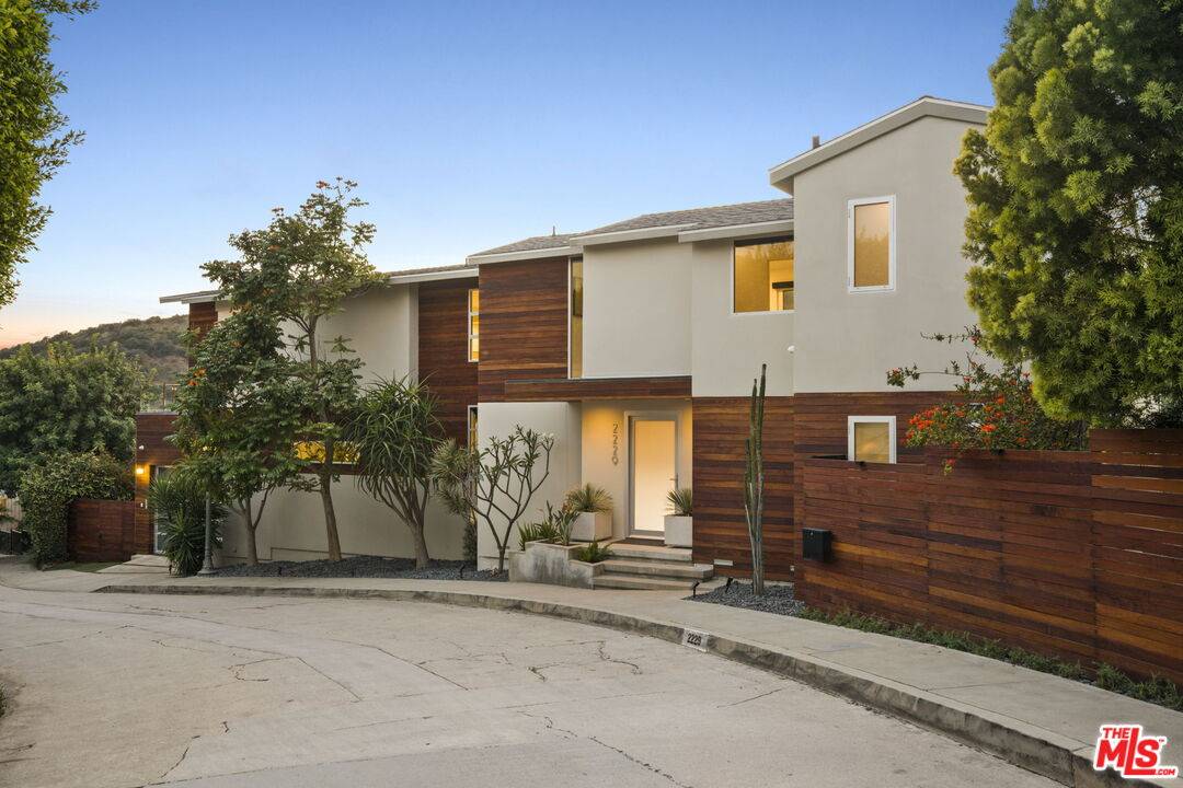 2229   Castilian Dr 4BR Hollywood Hills East La