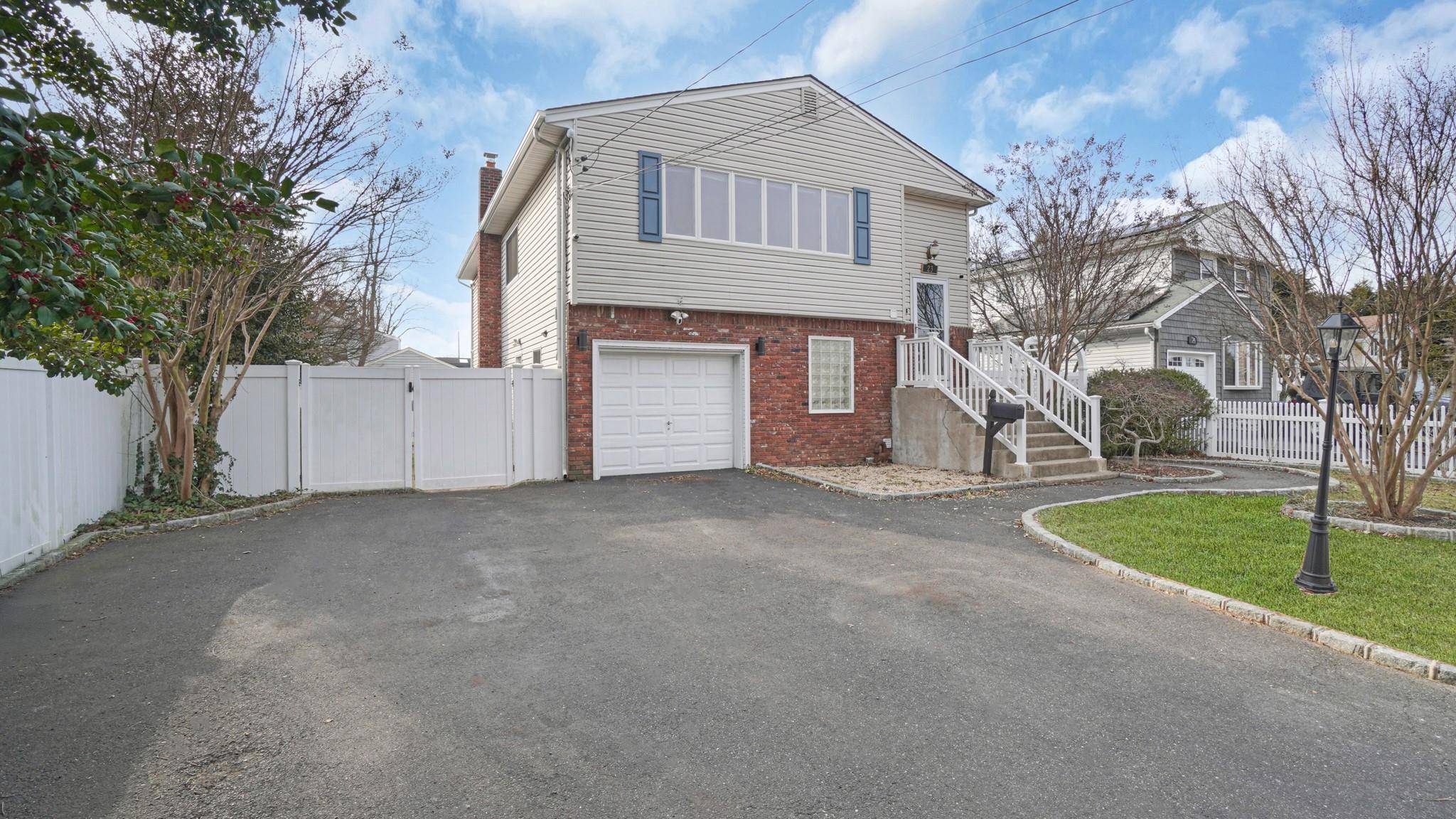 Enjoy privacy and tranquility in this beautiful and updated Hi Ranch featuring 5 bedroom, 3 bathroom with a decent sized fully fenced backyard, perfectly situated on a quiet cul de ...