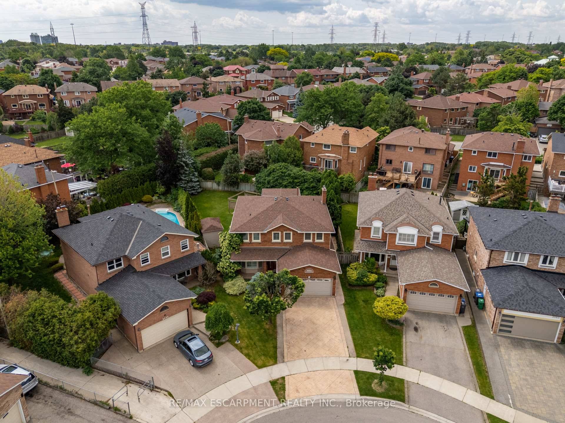 Exceptional Pie Shaped Lot Over 90 Feet Wide !