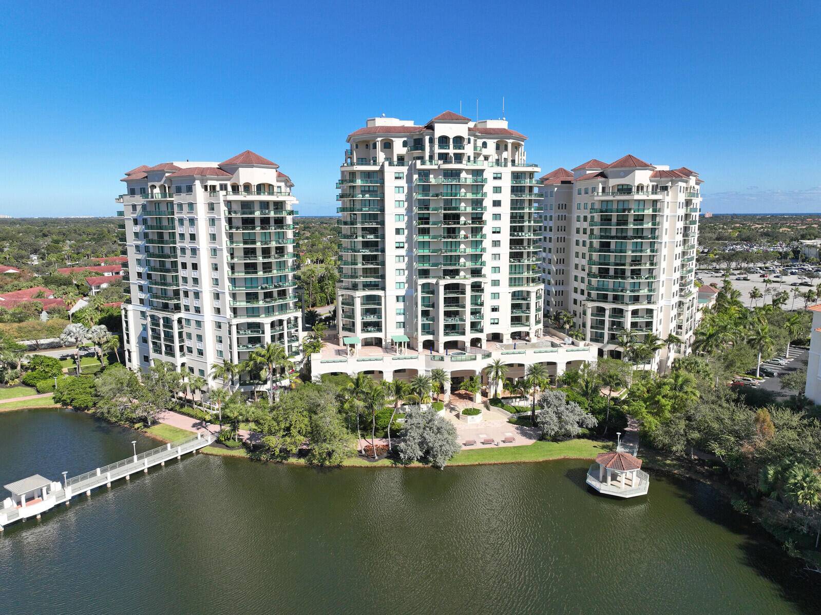Attractive 3BDR 3BTH 2300sf Condo with Brazilian cherry hardwood floors.