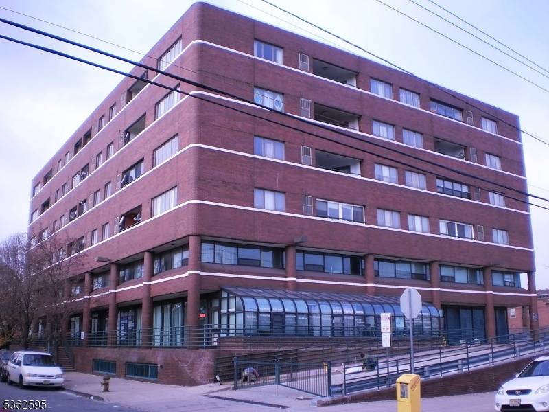 Unique Two Bedroom Unit 1140 sq ft Located in the Heart of the Ironbound Amazing Views Downtown, Prudential Arena Red Bulls Stadium Features Hardwood Floors, Jacuzzi Tub, Balcony much more ...