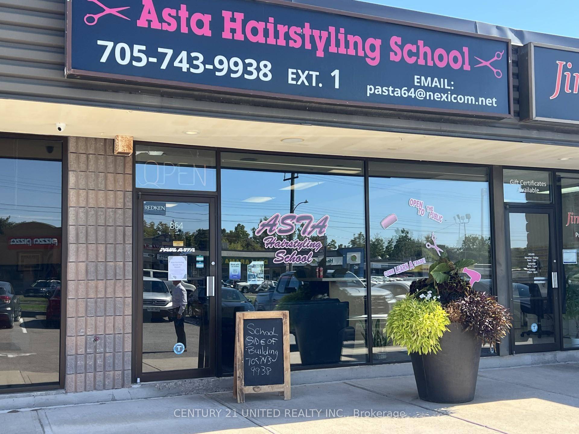 Rare opportunity to lease approximately 1, 475 square feet of Professional Office Clinic Retail space in the highly established, well maintained Spirit Plaza.