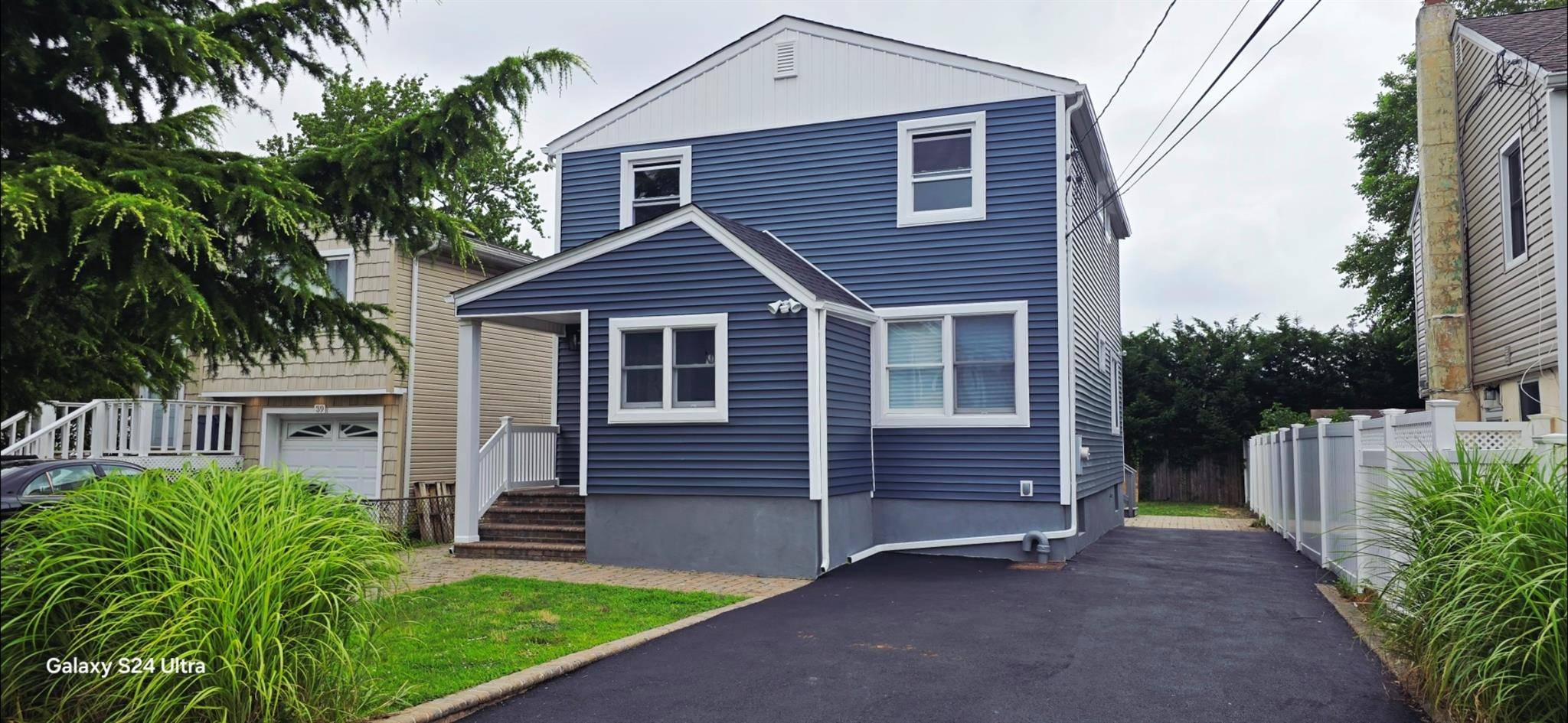 Welcome to this charming colonial home.